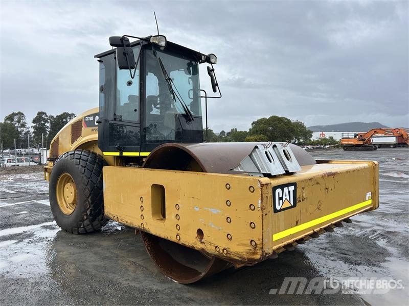CAT CS78b Smooth Drum Compactor Egydobos hengerek