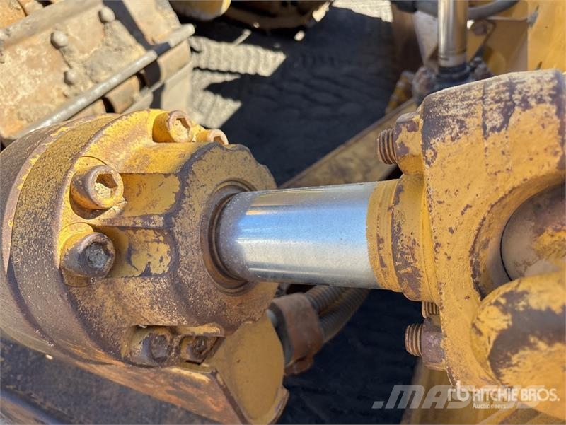 CAT D6 Bulldozer på larvebånd