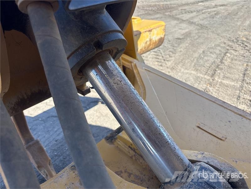 CAT D6 Bulldozer på larvebånd