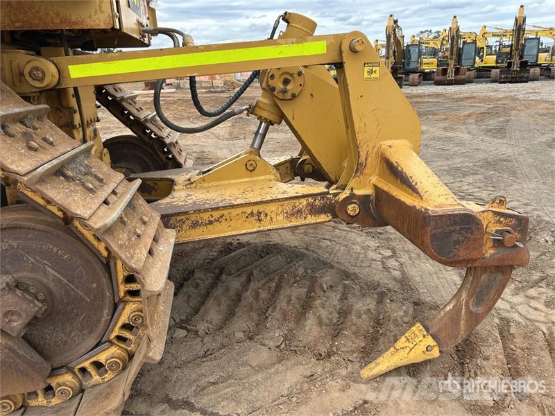 CAT D6T Crawler Dozer بلدوزرات مجنزرة