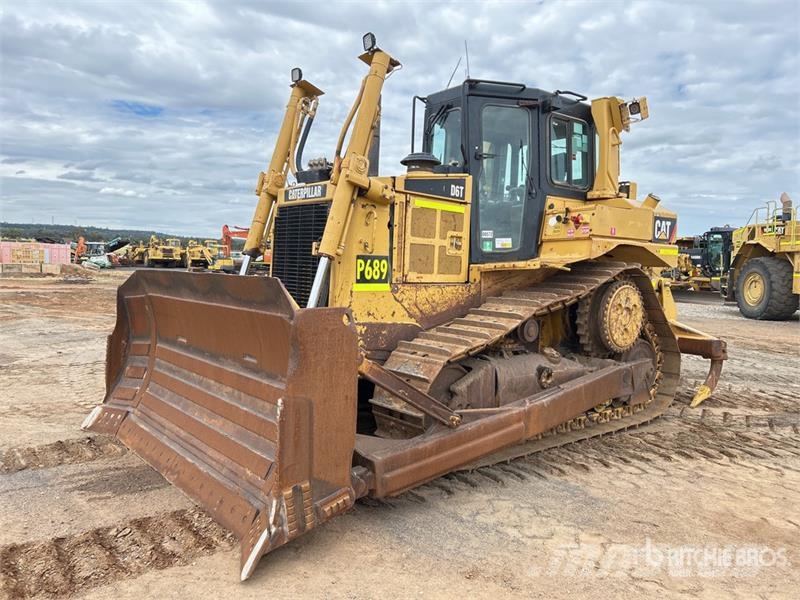 CAT D6T Crawler Dozer بلدوزرات مجنزرة