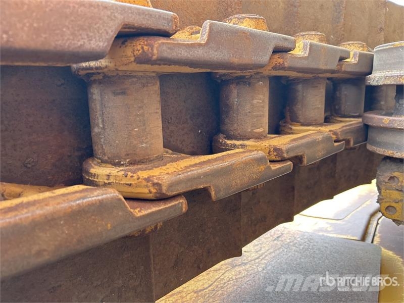 CAT D6T Crawler Dozer بلدوزرات مجنزرة