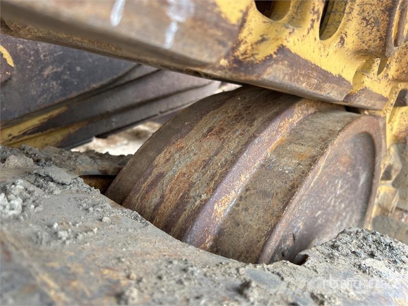 CAT D6T Crawler Dozer بلدوزرات مجنزرة
