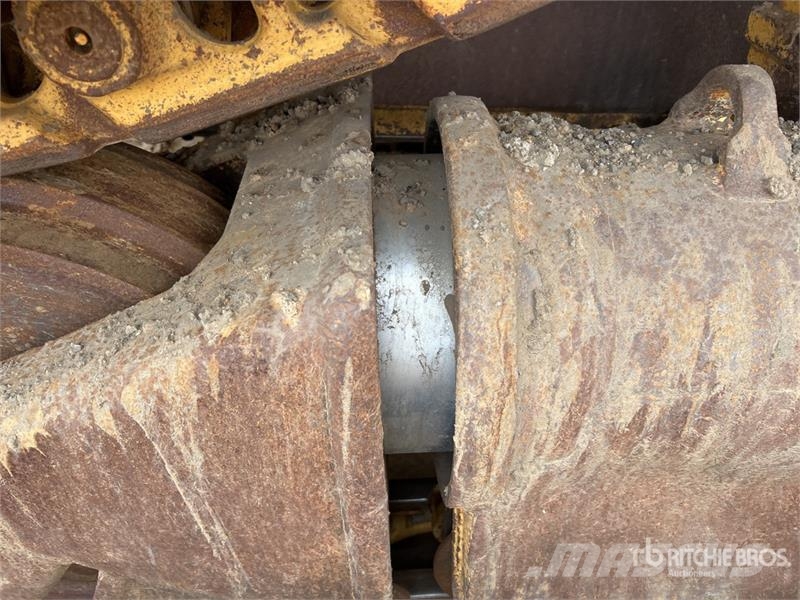CAT D6T Crawler Dozer بلدوزرات مجنزرة