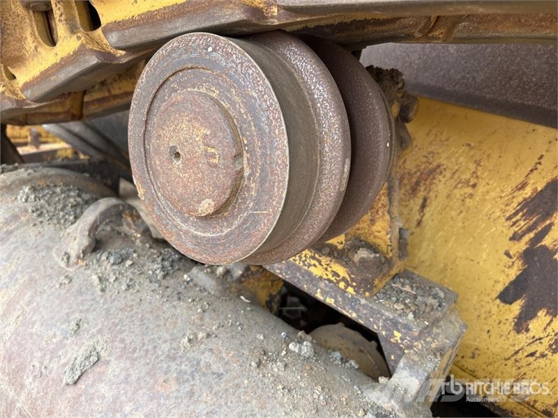 CAT D6T Crawler Dozer بلدوزرات مجنزرة