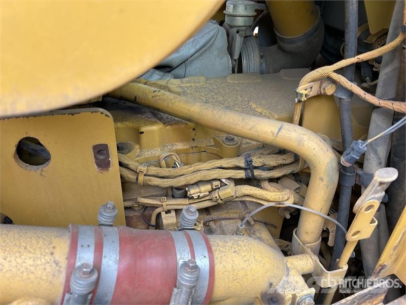 CAT D6T Crawler Dozer بلدوزرات مجنزرة