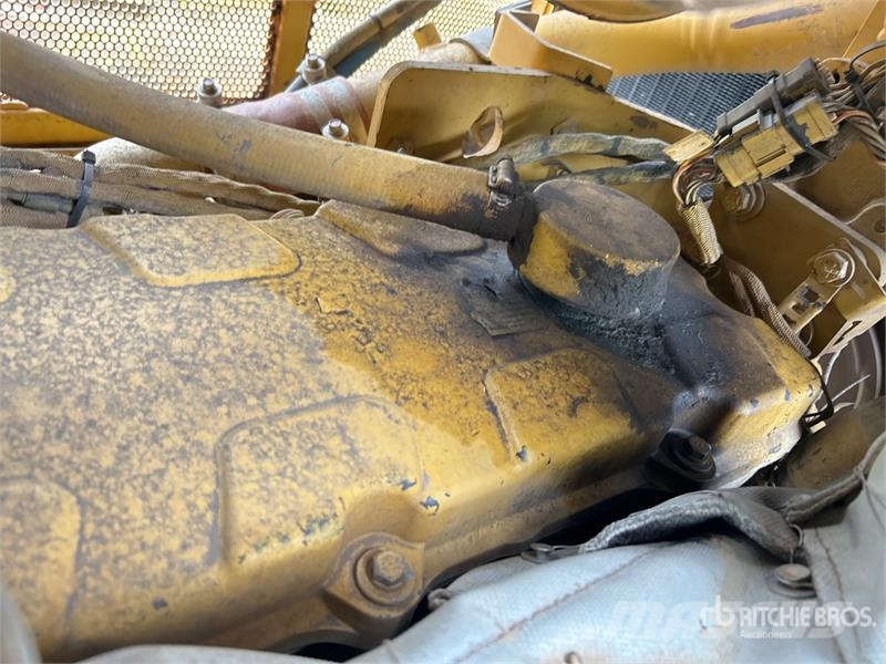CAT D6T Crawler Dozer بلدوزرات مجنزرة