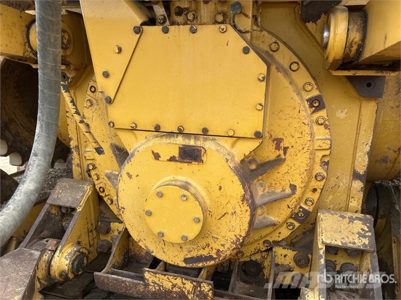 CAT D6T Crawler Dozer بلدوزرات مجنزرة