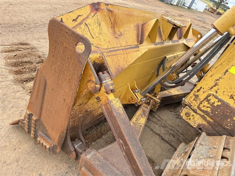 CAT D6T Crawler Dozer بلدوزرات مجنزرة