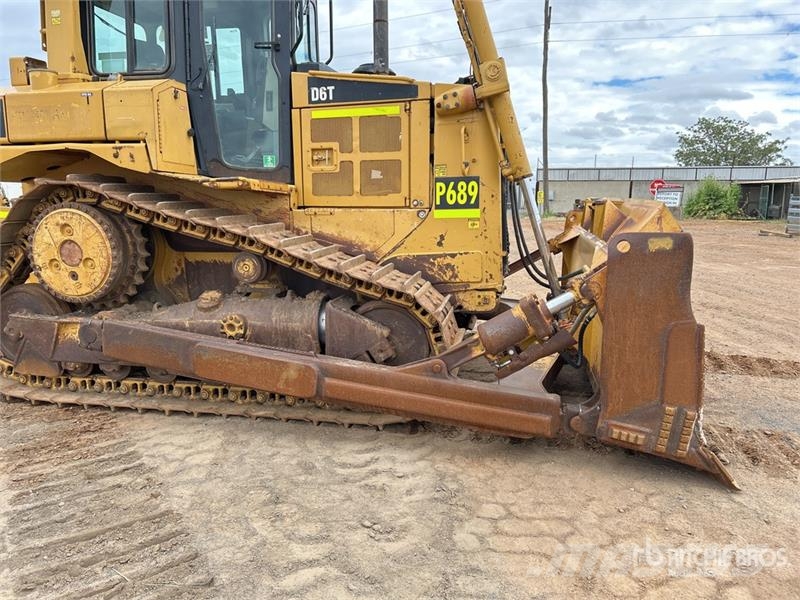 CAT D6T Crawler Dozer بلدوزرات مجنزرة