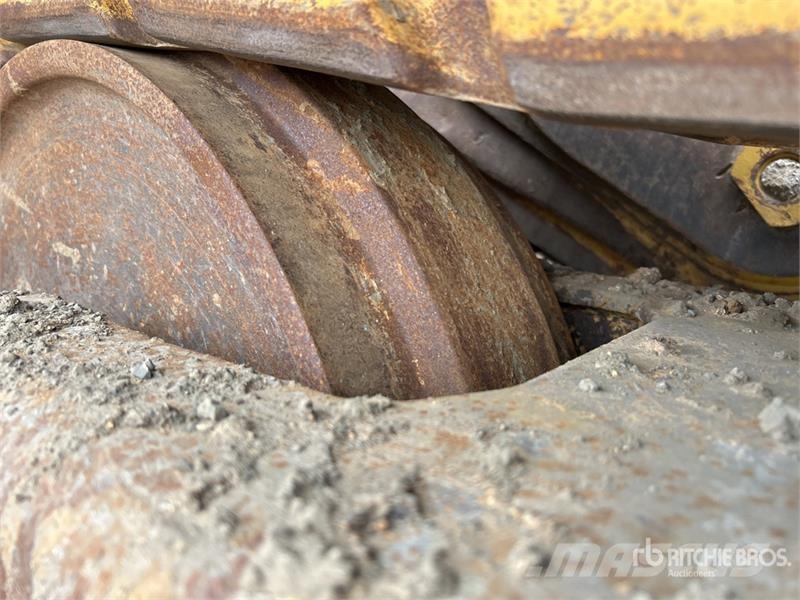CAT D6T Crawler Dozer بلدوزرات مجنزرة