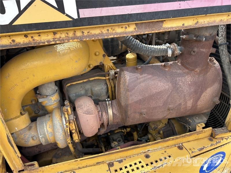 CAT D8R lánctalpas dózerek
