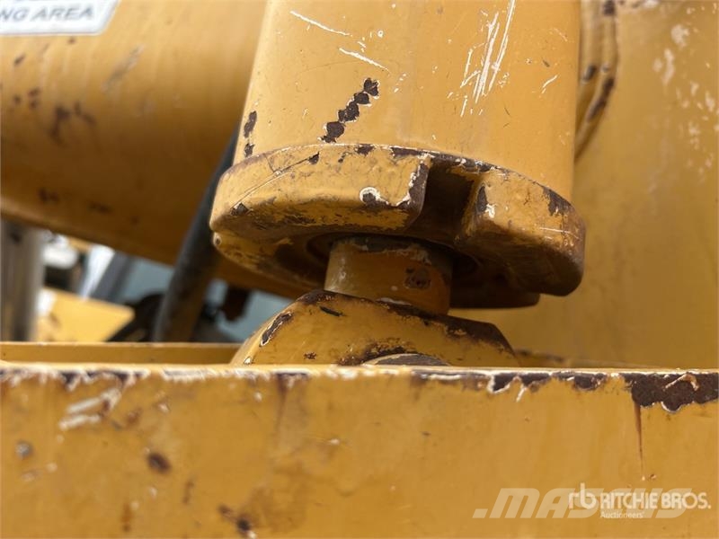 CAT D8R lánctalpas dózerek
