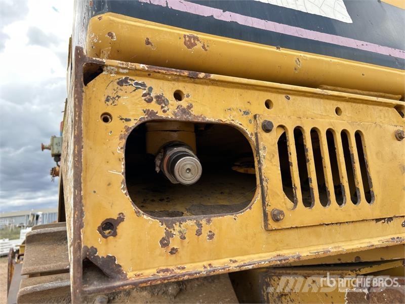 CAT D8R lánctalpas dózerek