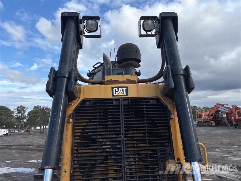 CAT D8T Crawler dozers