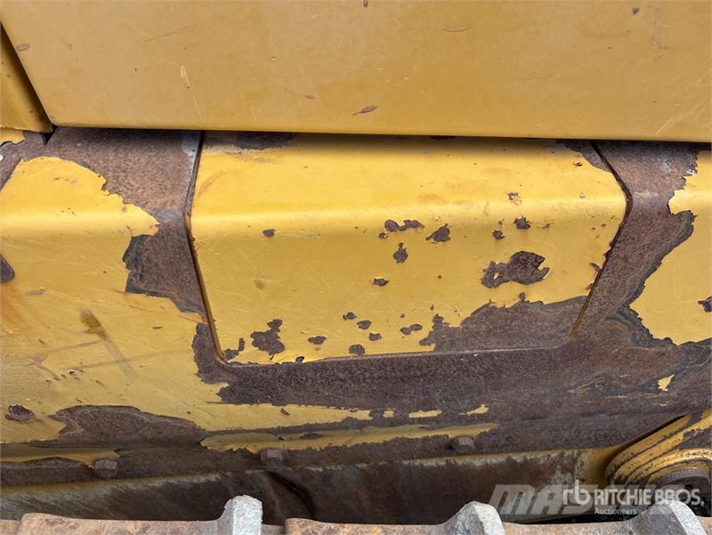 CAT D8T Crawler dozers