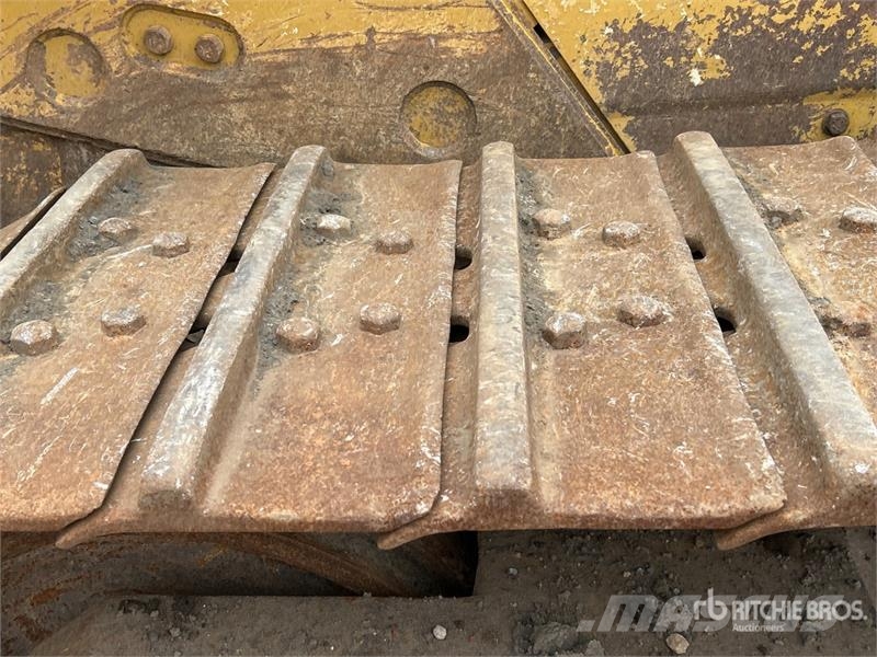 CAT D8T lánctalpas dózerek