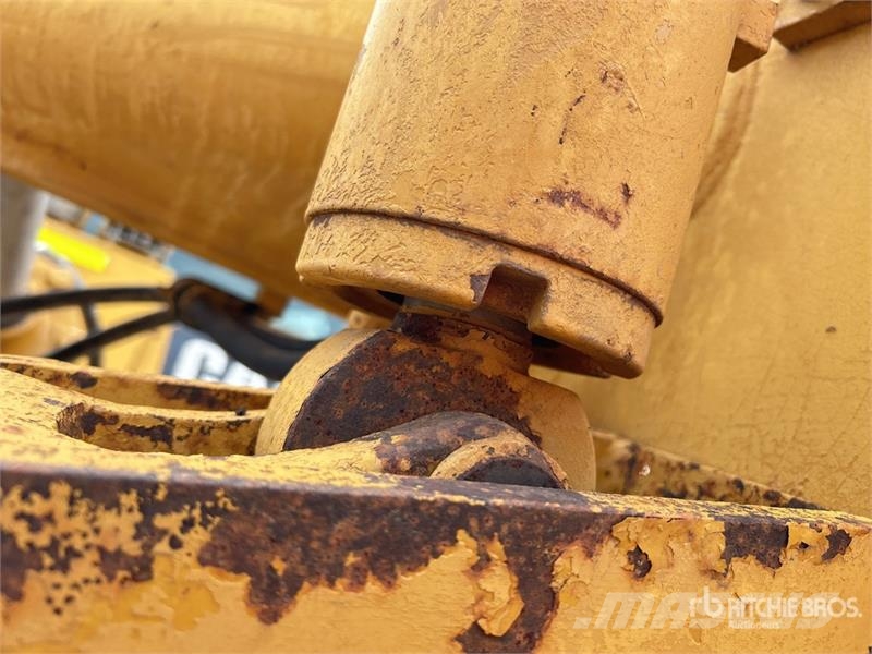 CAT D8T lánctalpas dózerek