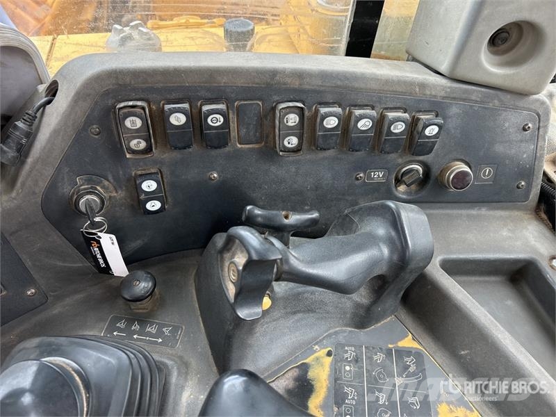 CAT D8T lánctalpas dózerek