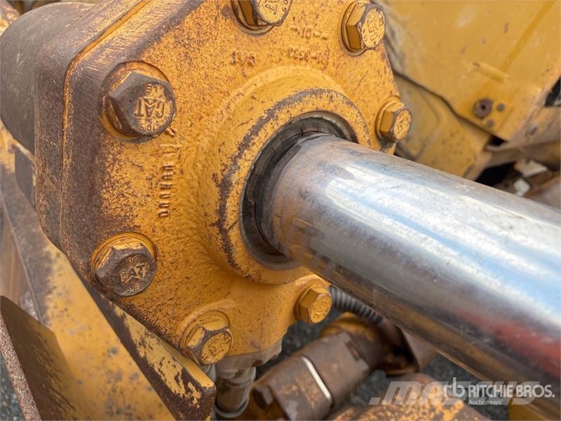 CAT D8T Crawler dozers
