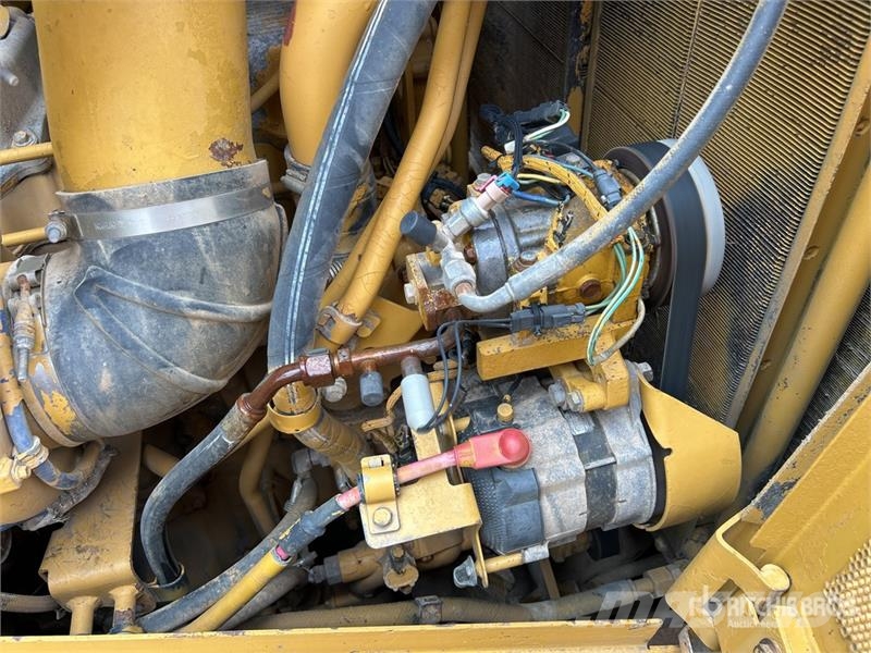 CAT D8T lánctalpas dózerek