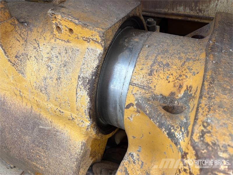 CAT D8T Crawler dozers