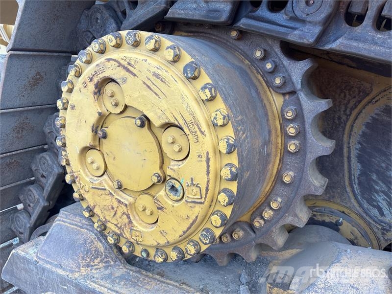 CAT D8T Crawler dozers