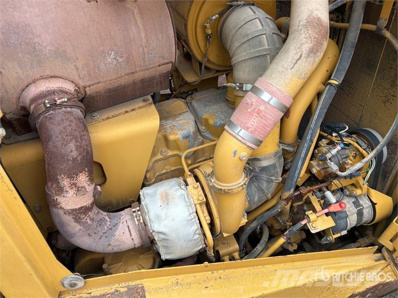 CAT D8T lánctalpas dózerek