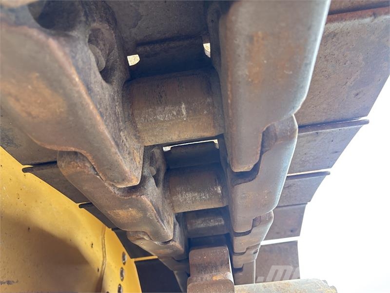 CAT D8T Crawler dozers