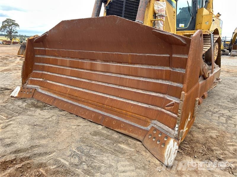 CAT D8T lánctalpas dózerek