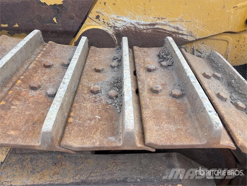 CAT D8T Crawler dozers