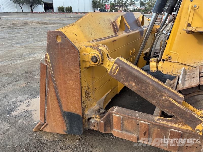 CAT D8T Crawler dozers