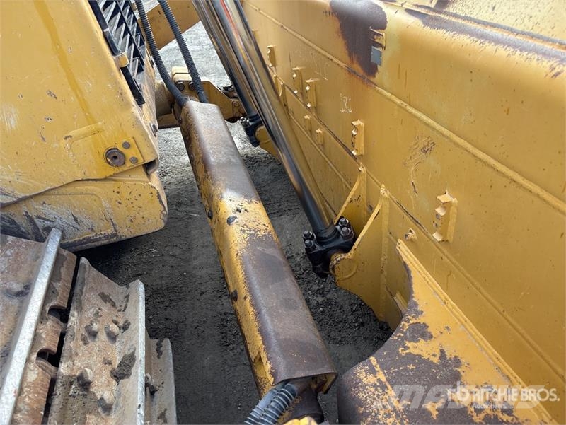 CAT D8T Crawler dozers
