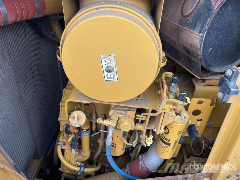 CAT D8T Crawler dozers