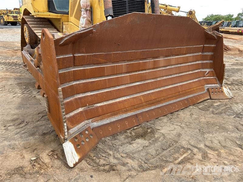 CAT D8T lánctalpas dózerek