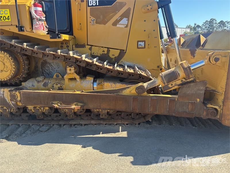 CAT D8T Kāpurķēžu buldozeri
