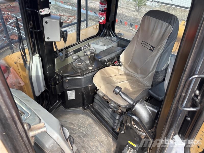 CAT D8T Crawler dozers