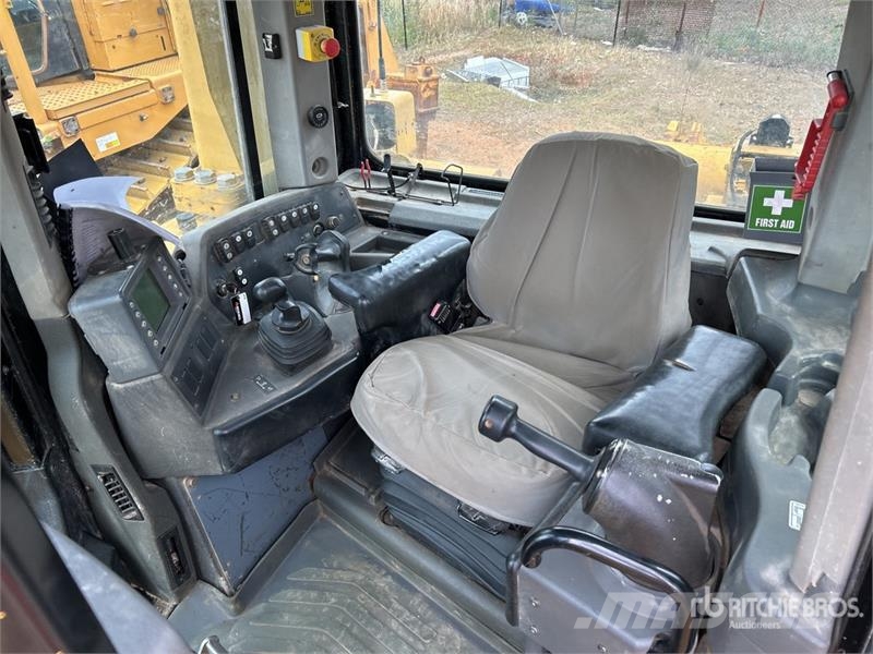 CAT D8T lánctalpas dózerek