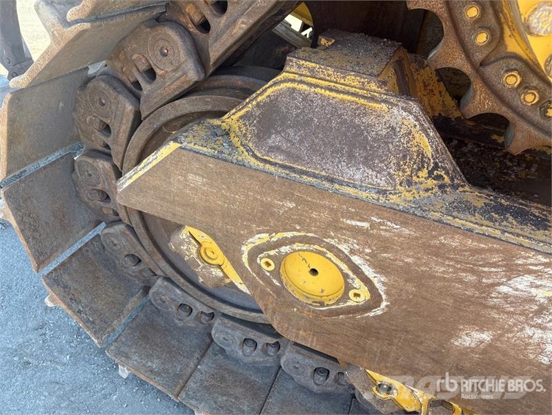 CAT D8T Kāpurķēžu buldozeri