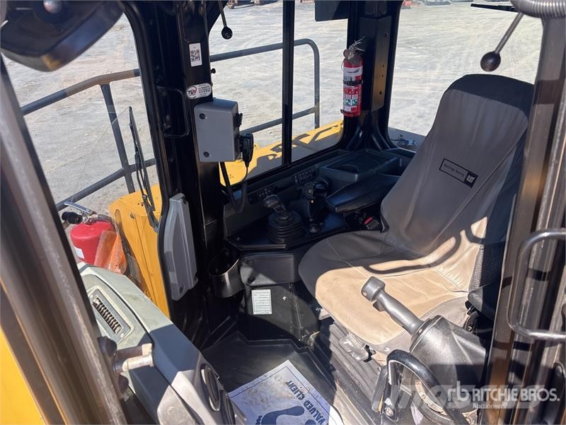 CAT D8T Kāpurķēžu buldozeri