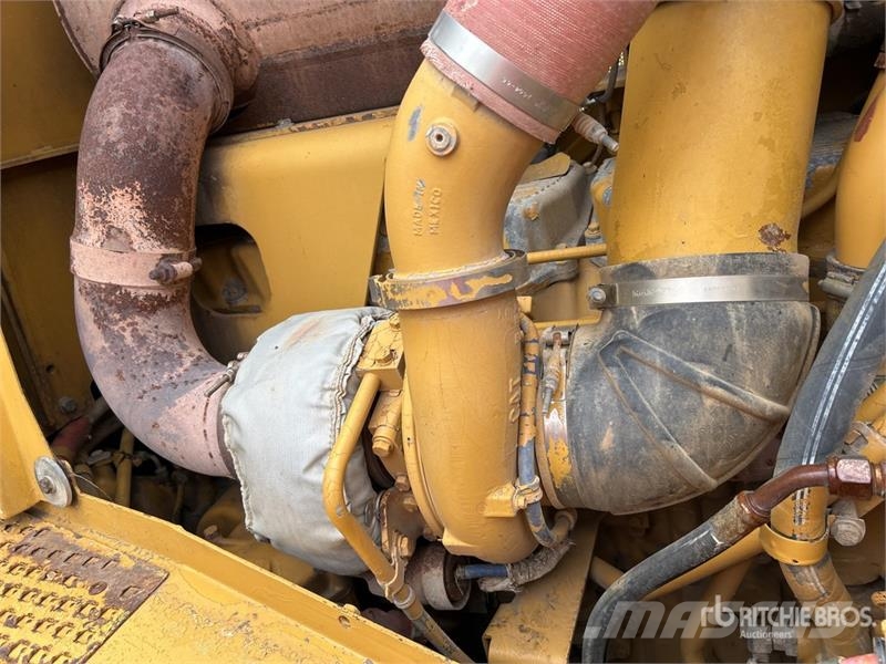 CAT D8T lánctalpas dózerek