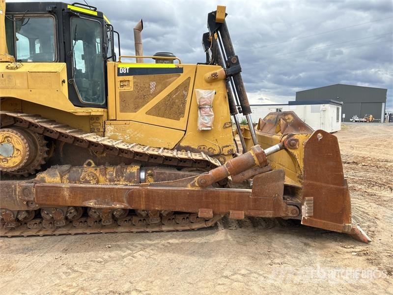 CAT D8T lánctalpas dózerek