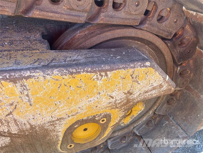 CAT D8T Kāpurķēžu buldozeri