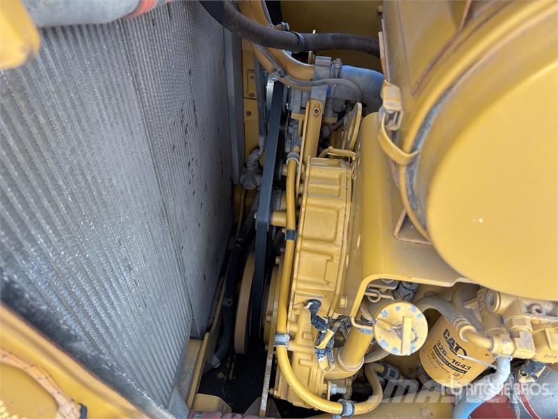 CAT D8T Crawler dozers