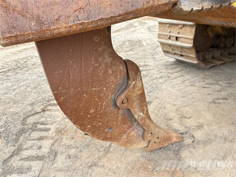 CAT D8T lánctalpas dózerek