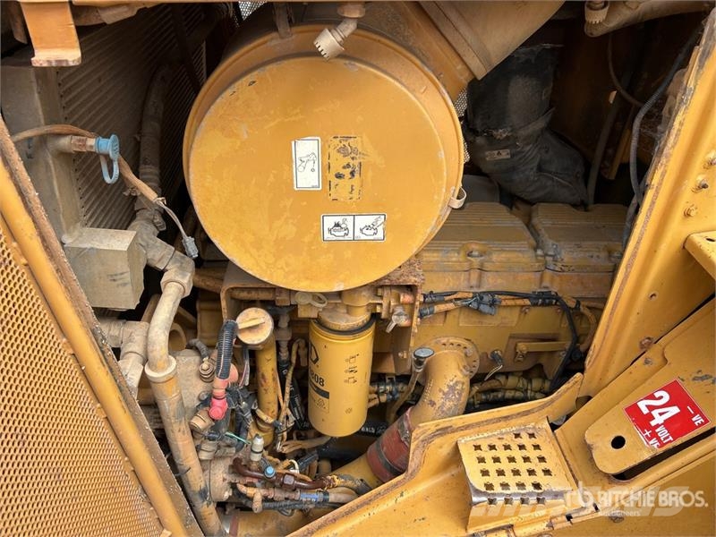 CAT D9T Crawler Dozer بلدوزرات مجنزرة