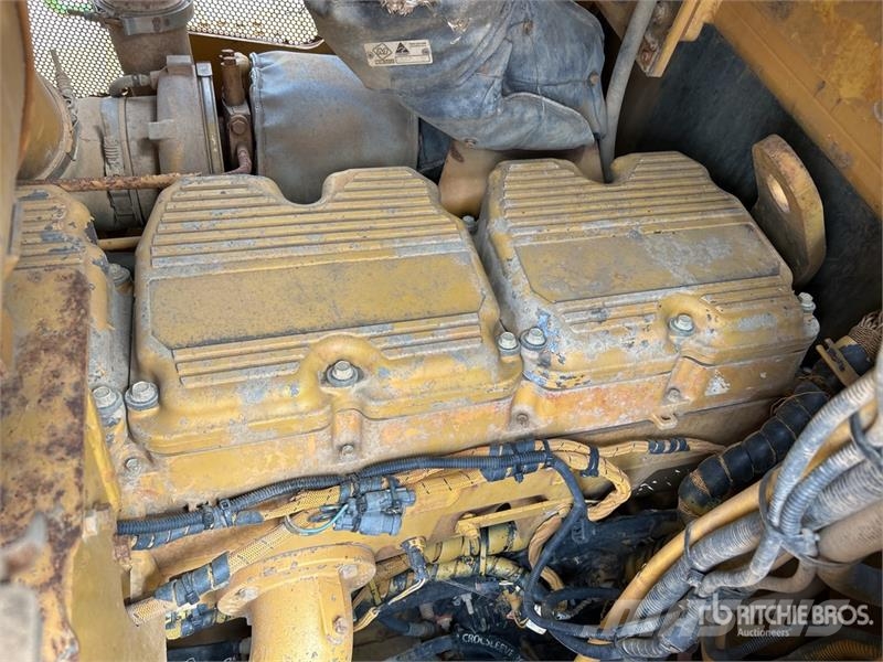CAT D9T Crawler Dozer بلدوزرات مجنزرة