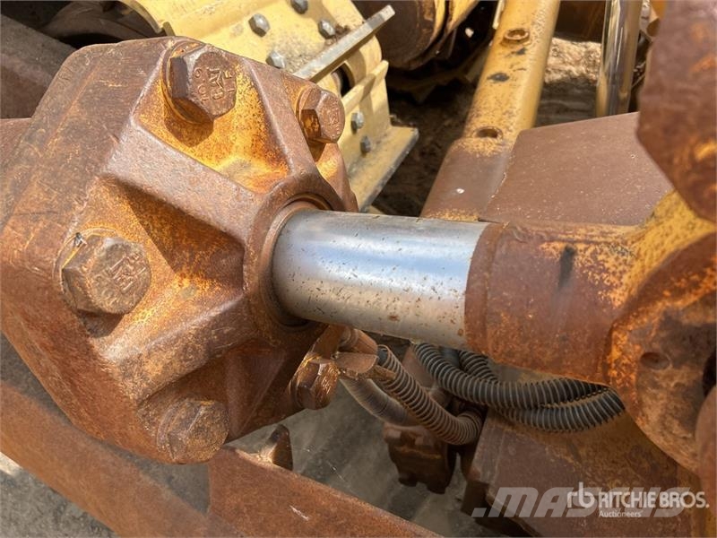 CAT D9T Crawler Dozer بلدوزرات مجنزرة