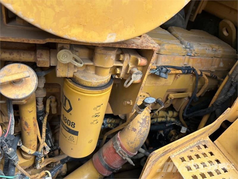 CAT D9T Crawler Dozer بلدوزرات مجنزرة