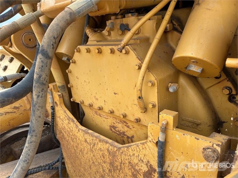 CAT D9T Crawler Dozer بلدوزرات مجنزرة